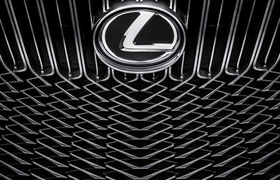  Lexus LF-C2 Concept 2014 года  (фото 28 из 40)